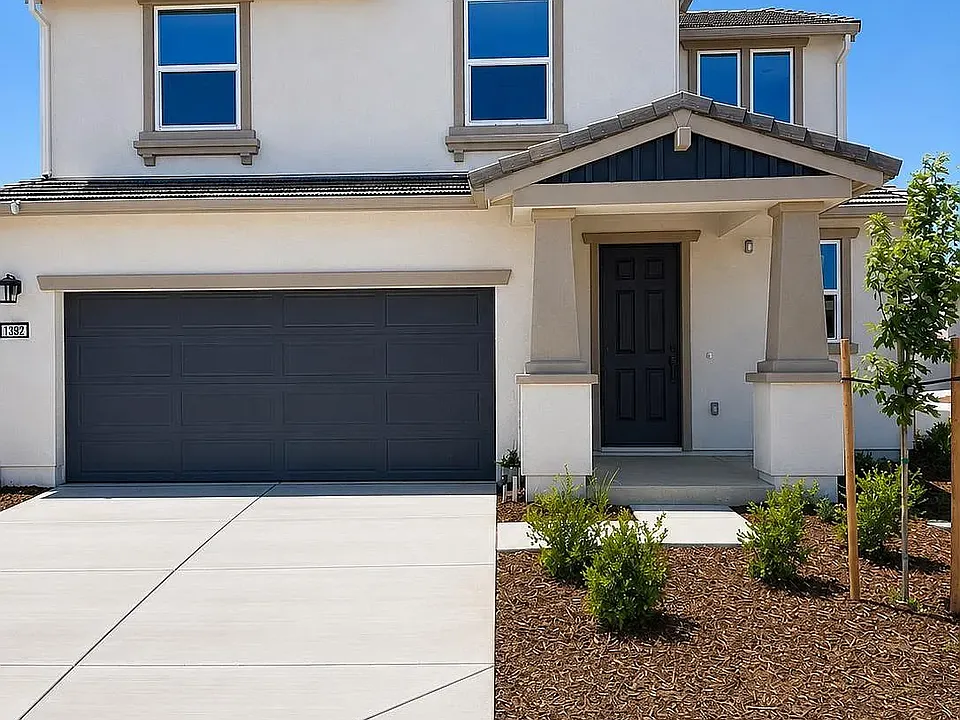 1392 Leonhardt Loop