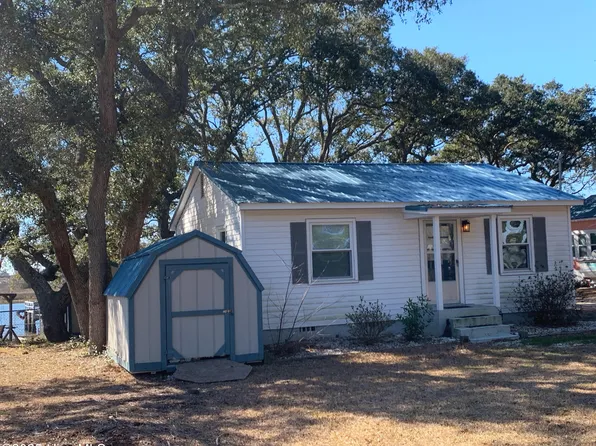 447 Lockwood Folly Road SE, Bolivia, NC 28422
