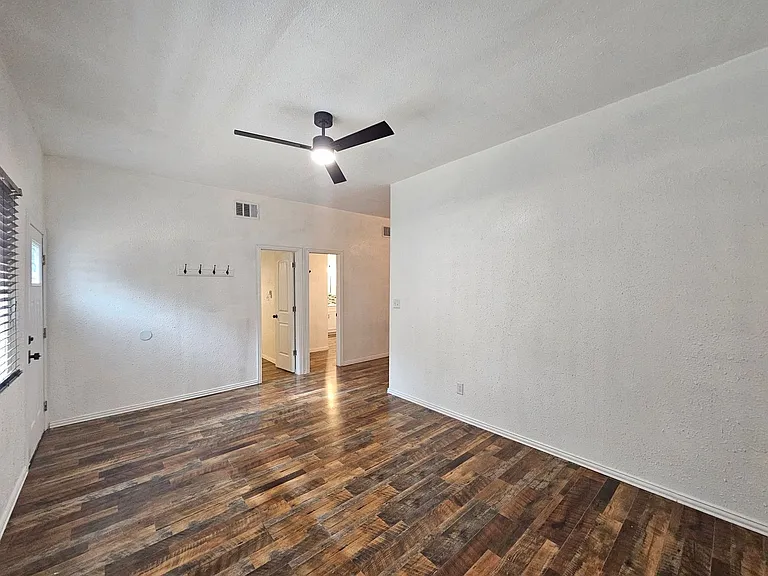 170 Circle Dr — Photo 9