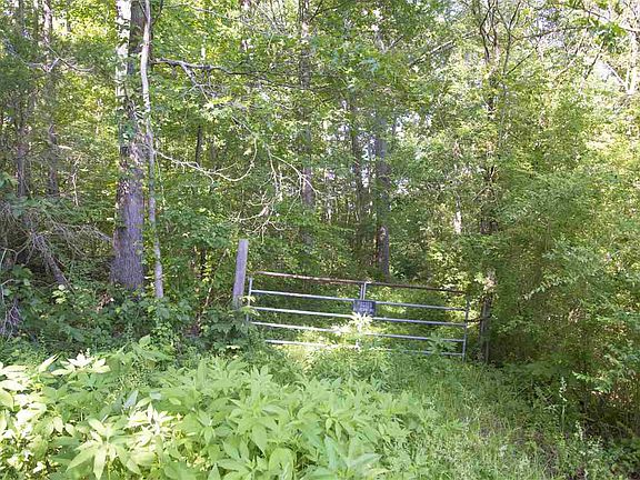 3rd image of 6435 Benton Pike NE