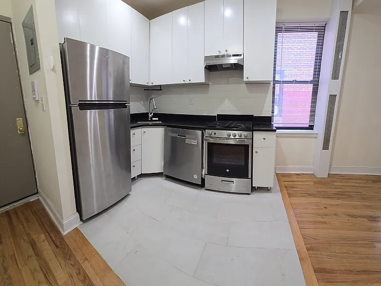 13217 Maple Ave #404 — Photo 2