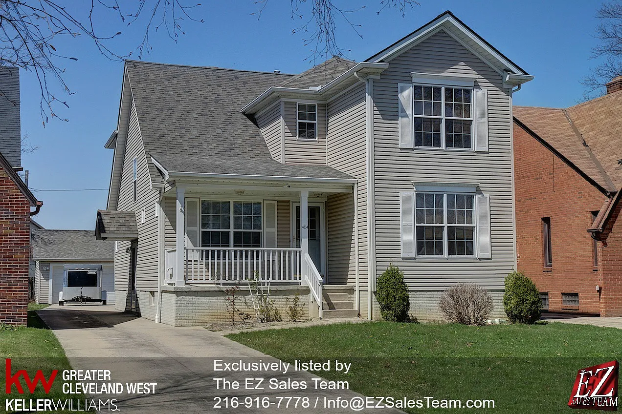 4034 W 166th St photo 1