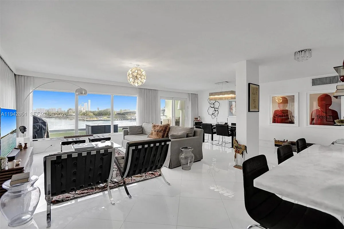 Building Photo - 286 Bal Bay Dr #3A
