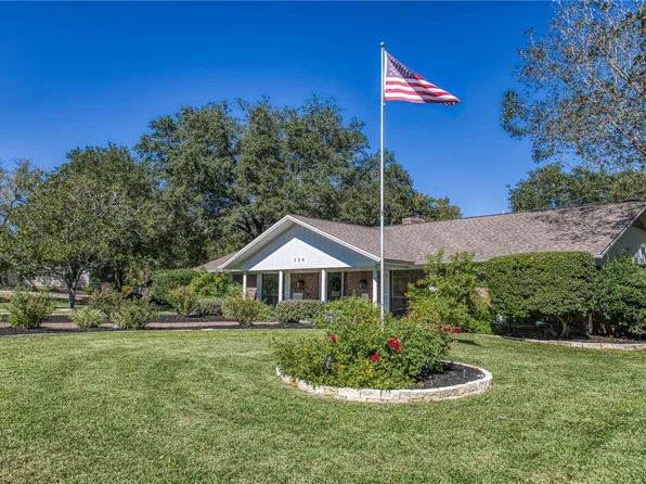 206 N Moore St, Caldwell, TX 77836