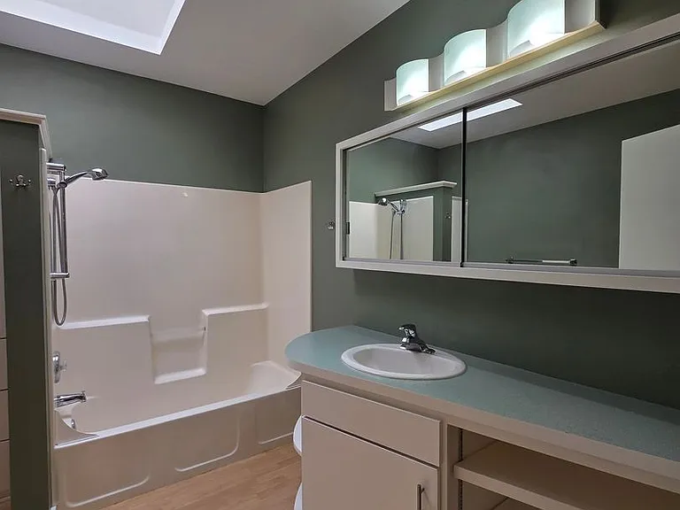 750 Monroe St — Photo 13