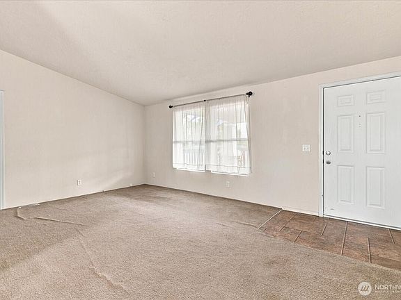 4th image of 2946 Rd F.6 NE