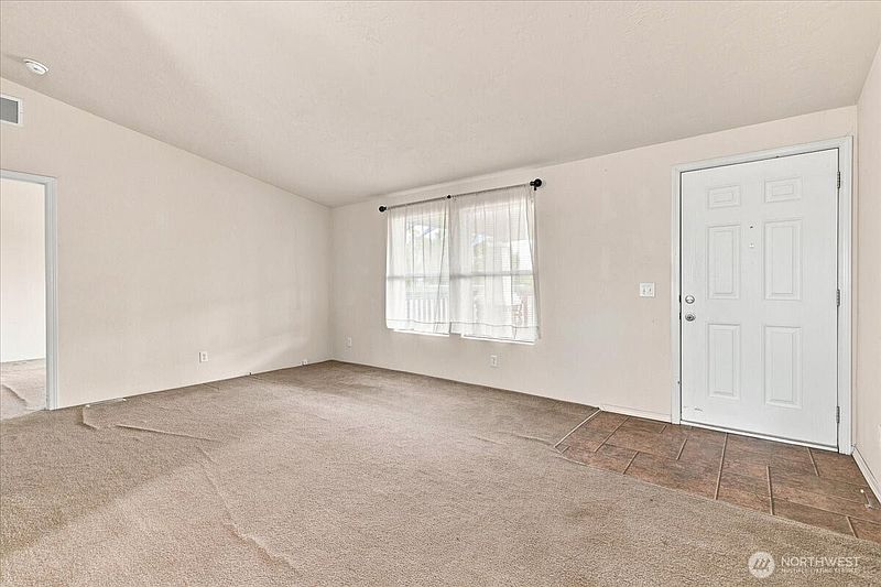 4th image of 2946 Rd F.6 NE