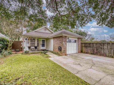 8153 Treetop Ln, Pensacola, FL, 32514