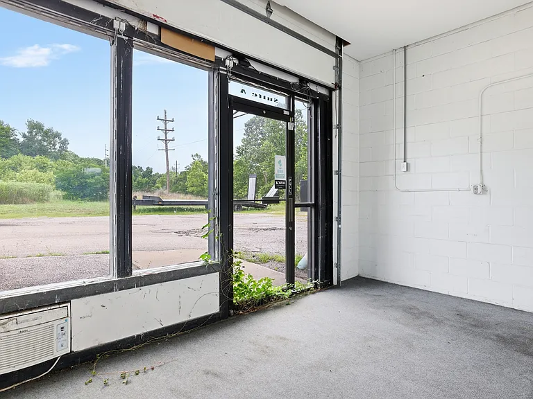 1285 S Jackson St — Photo 13