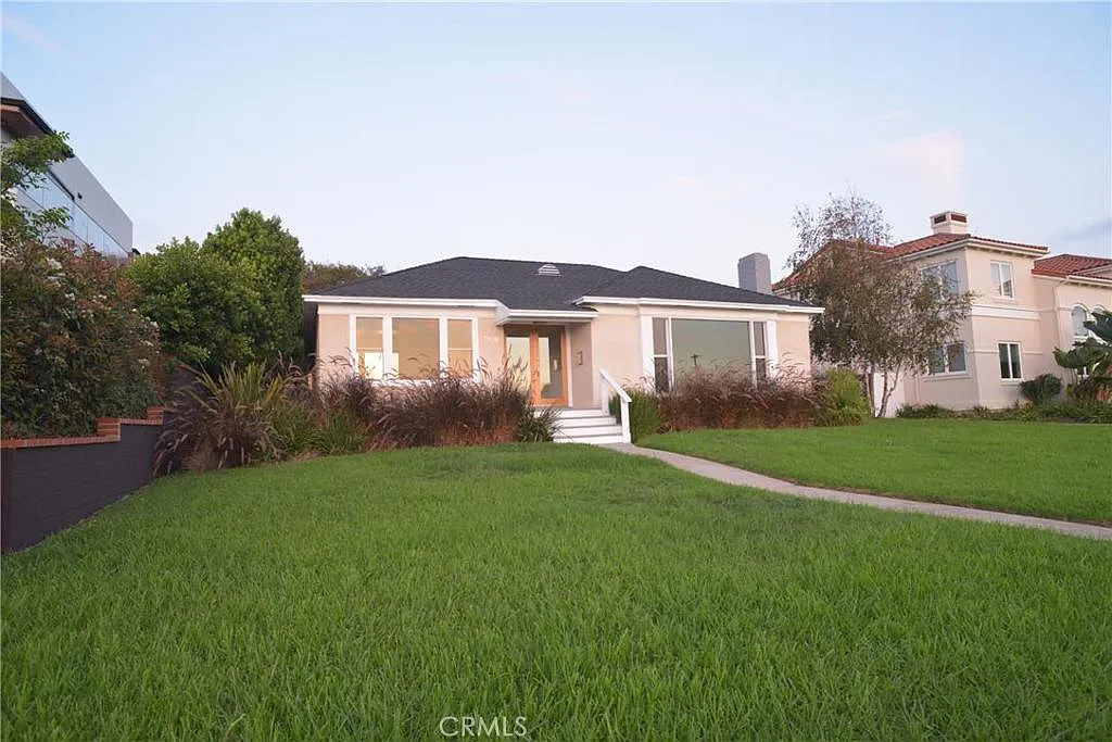 4 bed, 2152 sqft, $8,900 — Photo 1