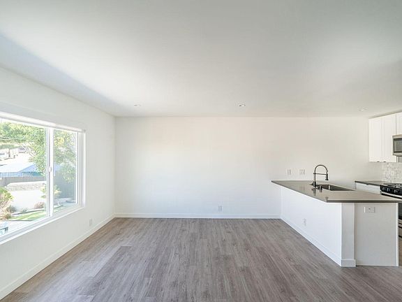 2nd image of 3168 Wabash Ave #5