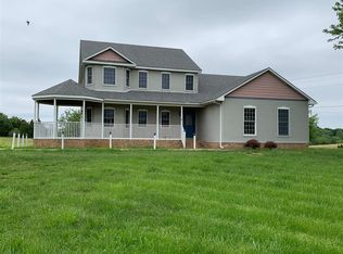 44 Howey Ln, Radcliff, KY 40160