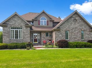 556 Fleetwood Dr N, Valparaiso, IN