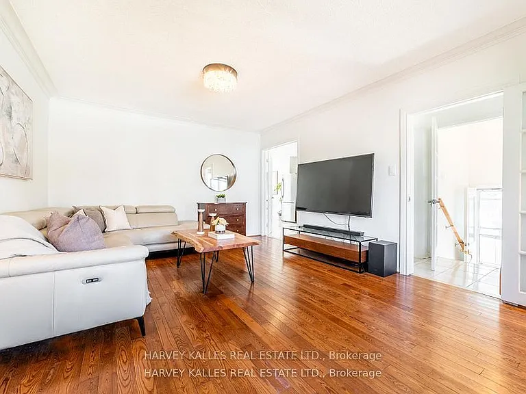 139 Kingsdale Ave — Photo 3
