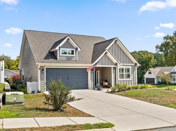 12190 Avery Pl, Soddy Daisy, TN 37379