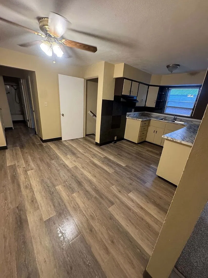 Charming 3BR Duplex in Belleville — Photo 3