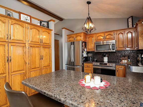 5th image of 5013 S Quail Run Ave