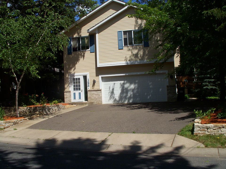 1st image of 122 Forest Ave