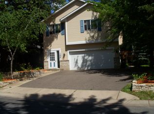 122 Forest Ave, Mahtomedi, MN 55115