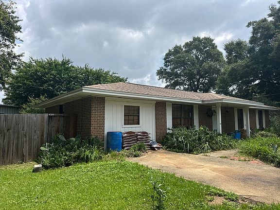3rd image of 4880 Andrea Ln