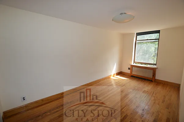 Rented by City Stop Realty | media 44