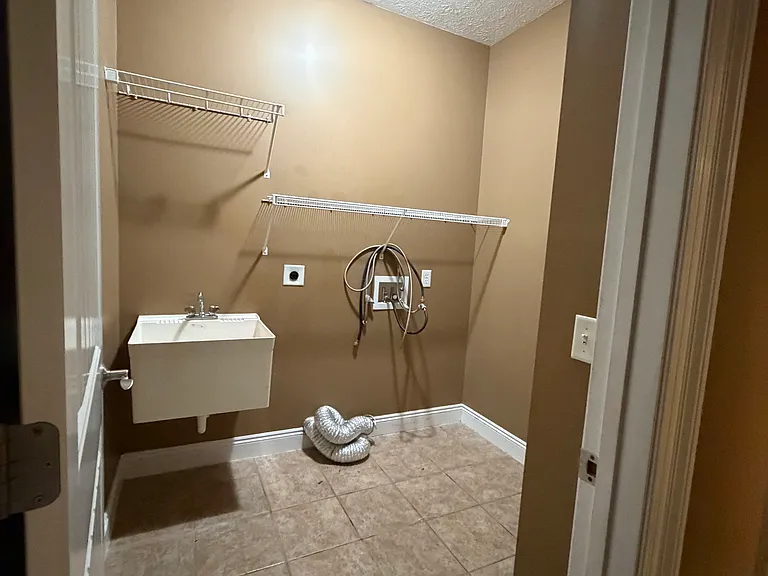 3420 High Cliff Rd — Photo 32
