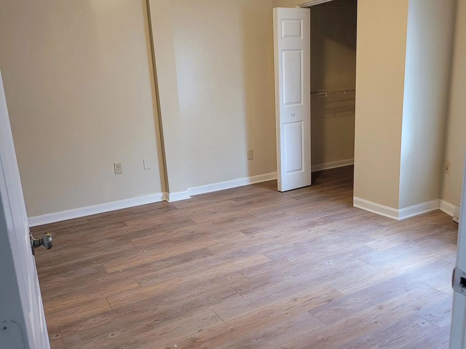 2 bed, 1000 sqft, $900 — Photo 3