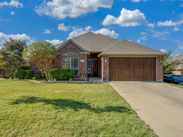 315 Castle Hill Dr, Burleson, TX 76028