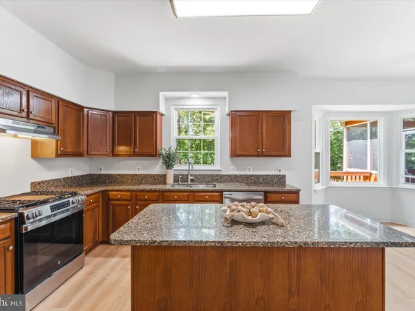 36 Westhampton Ct, Stafford, VA 22554