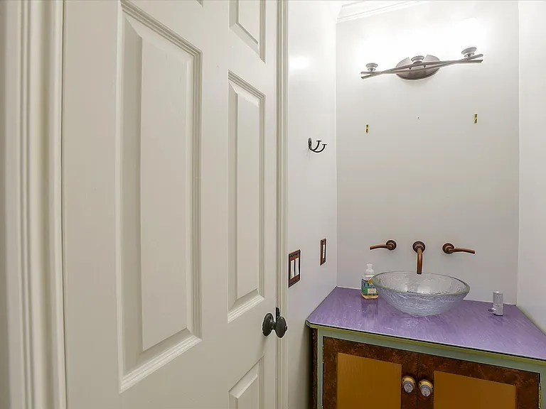608 Mystic Ln — Photo 30