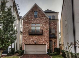 18 Wooded Park Pl, Spring, TX 77380