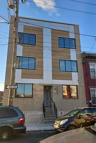2526 N 9th St #4 — Photo 4