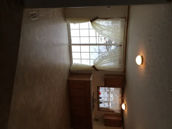 97 Martindale Ct, Clifton Park, NY 12065