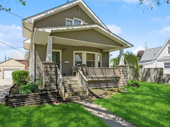 210 N 4th St, Knoxville, IA 50138