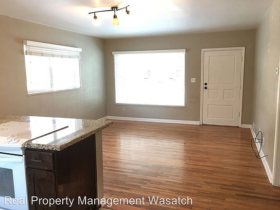 4th image of 1429 W Talisman Dr