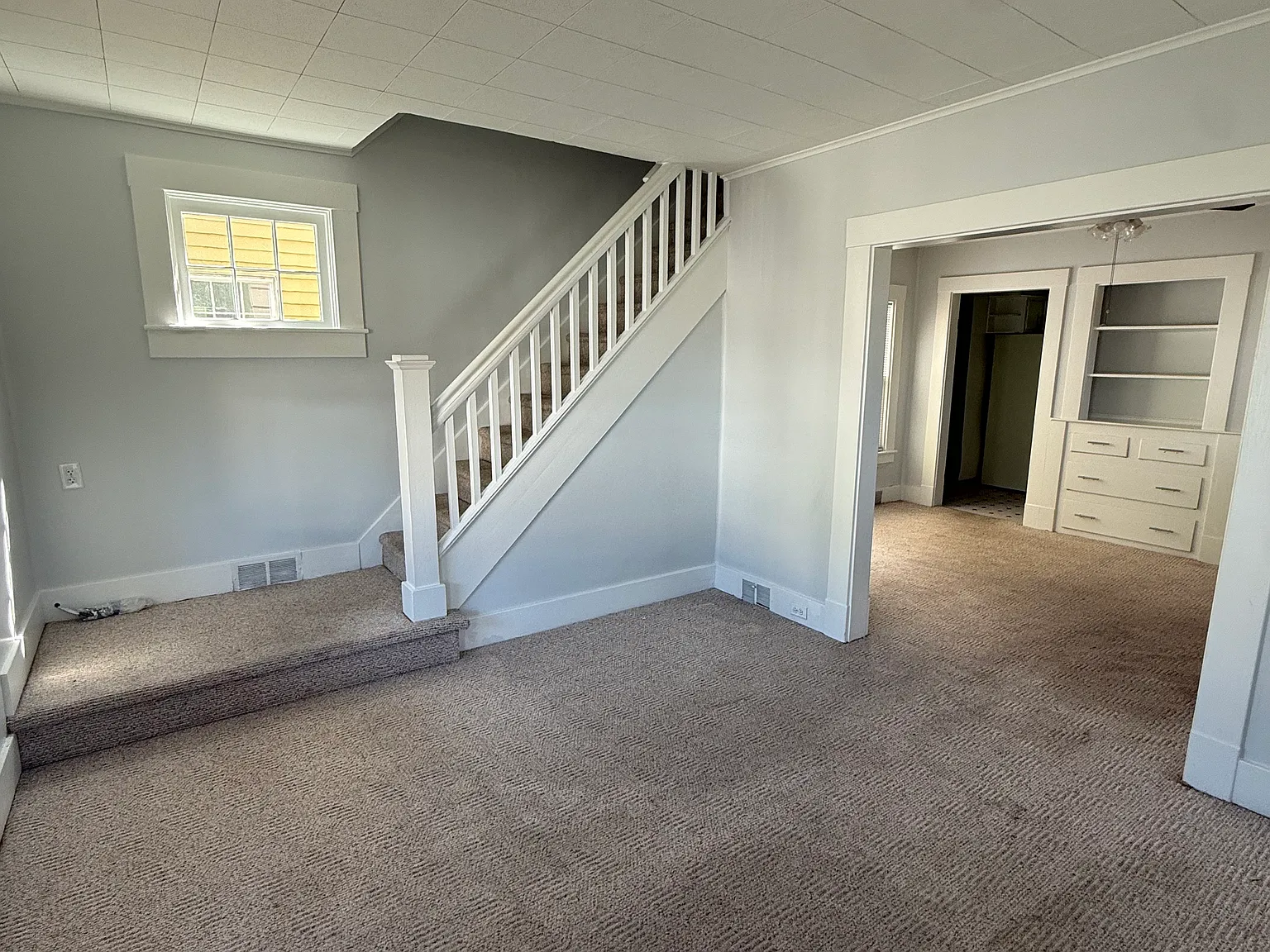 3 bed, 1.5 bath, 1024 sqft, $1,295 — Photo 3