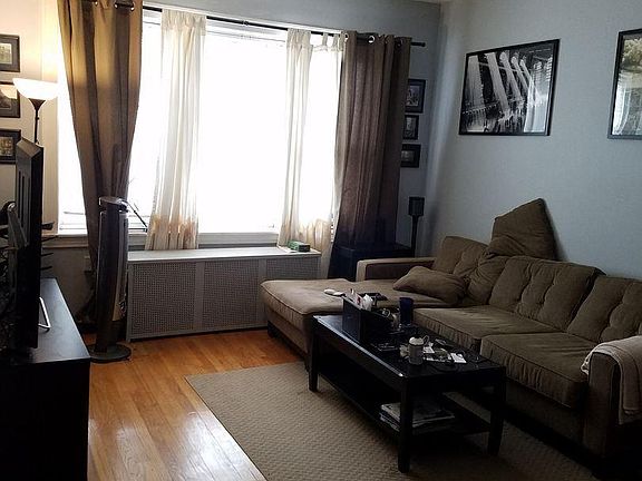 3rd image of 4610 N Western Ave #3