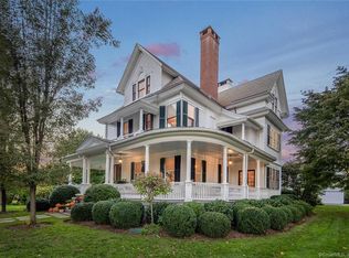 75 Meeting House Ln, Fairfield, CT 06824