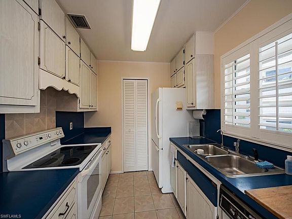 5th image of 2100 Gulf Shore Blvd N APT 321
