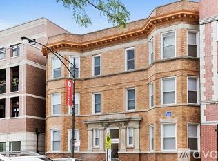 1521 W Irving Park Rd #1E, Chicago, IL 60613