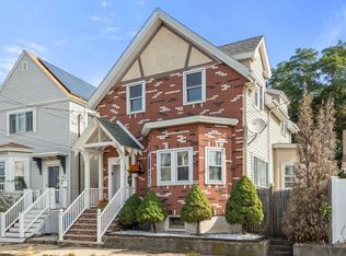 9 Marshall St, Winthrop, MA 02152