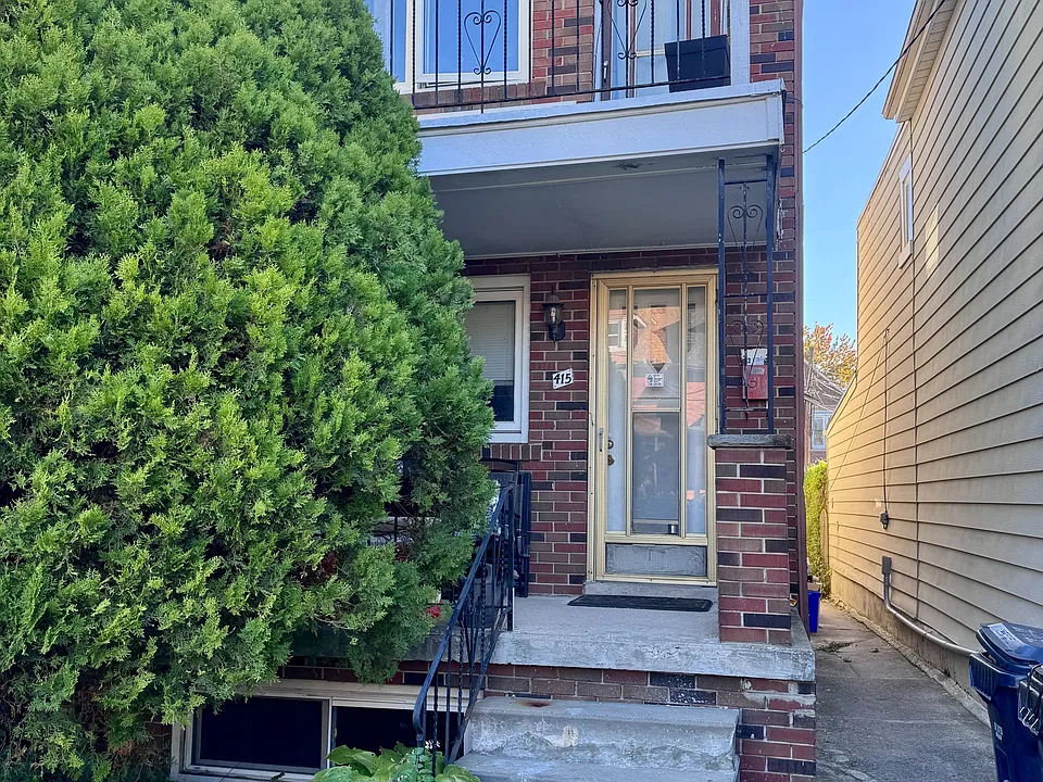 415 Delaware Ave #LOWER
