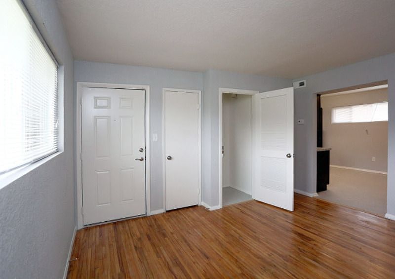 1st image of 4127 Newsome Dr
