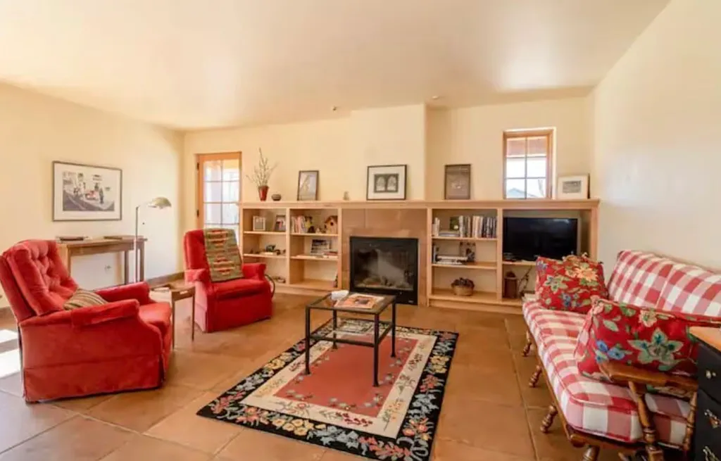 Spacious 2-Bedroom Home with Modern Amenities in Mancos — Photo 4
