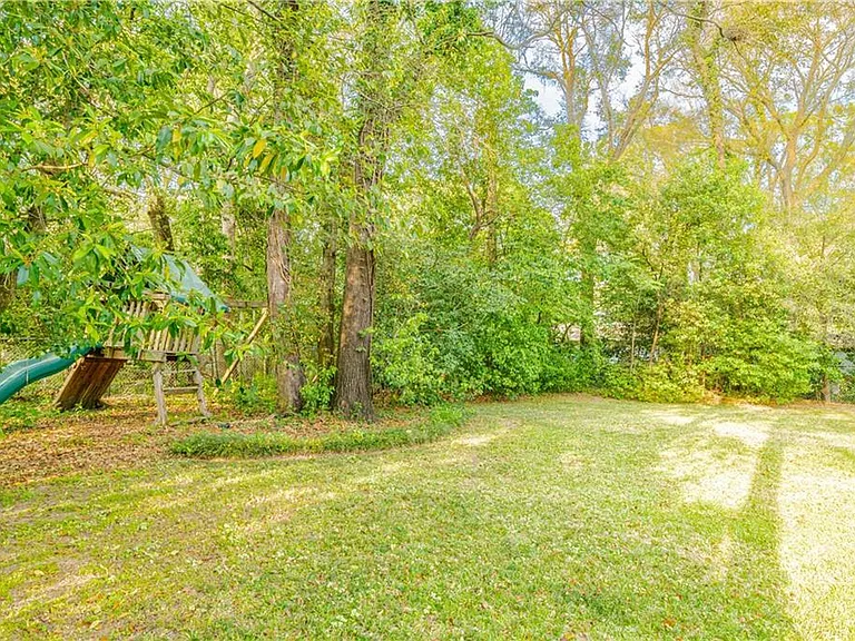 324 Dalewood Dr — Photo 37