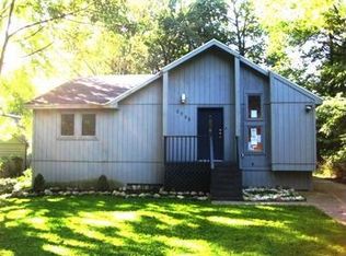 6985 Meadowfield Ave, West Bloomfield, MI