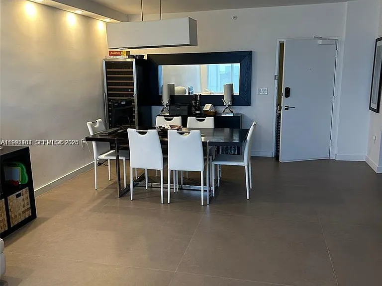10275 Collins Ave #523 — Photo 4
