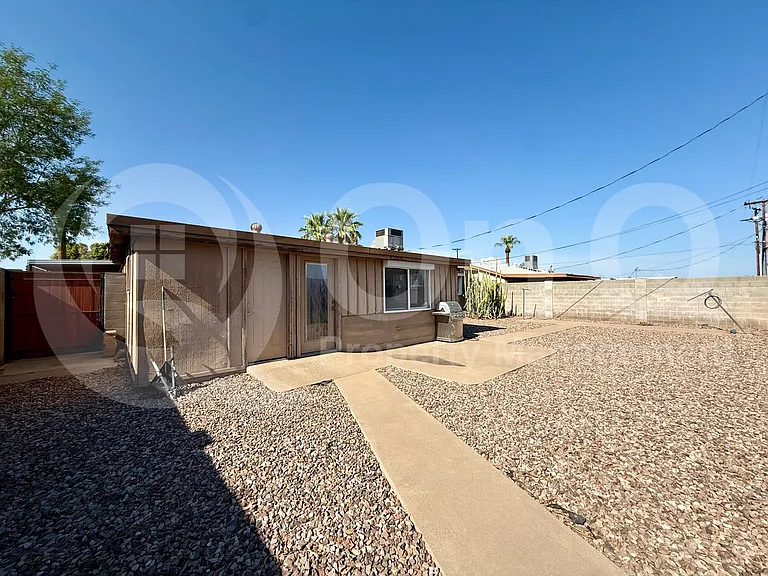 445 E Beatryce St — Photo 19