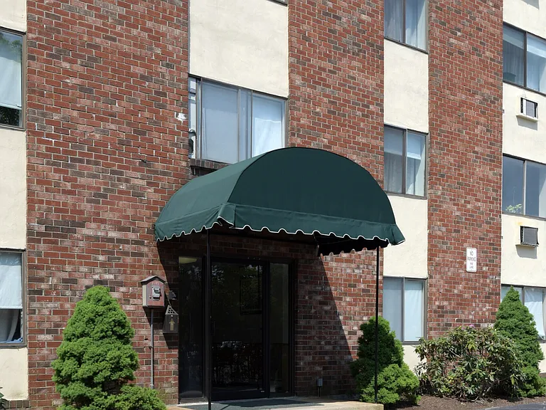 Legacy Apartments Rockland — Photo 16