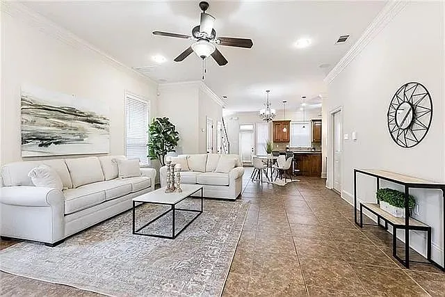 3 bed, 2.5 bath, 2088 sqft, $2,300 — Photo 3